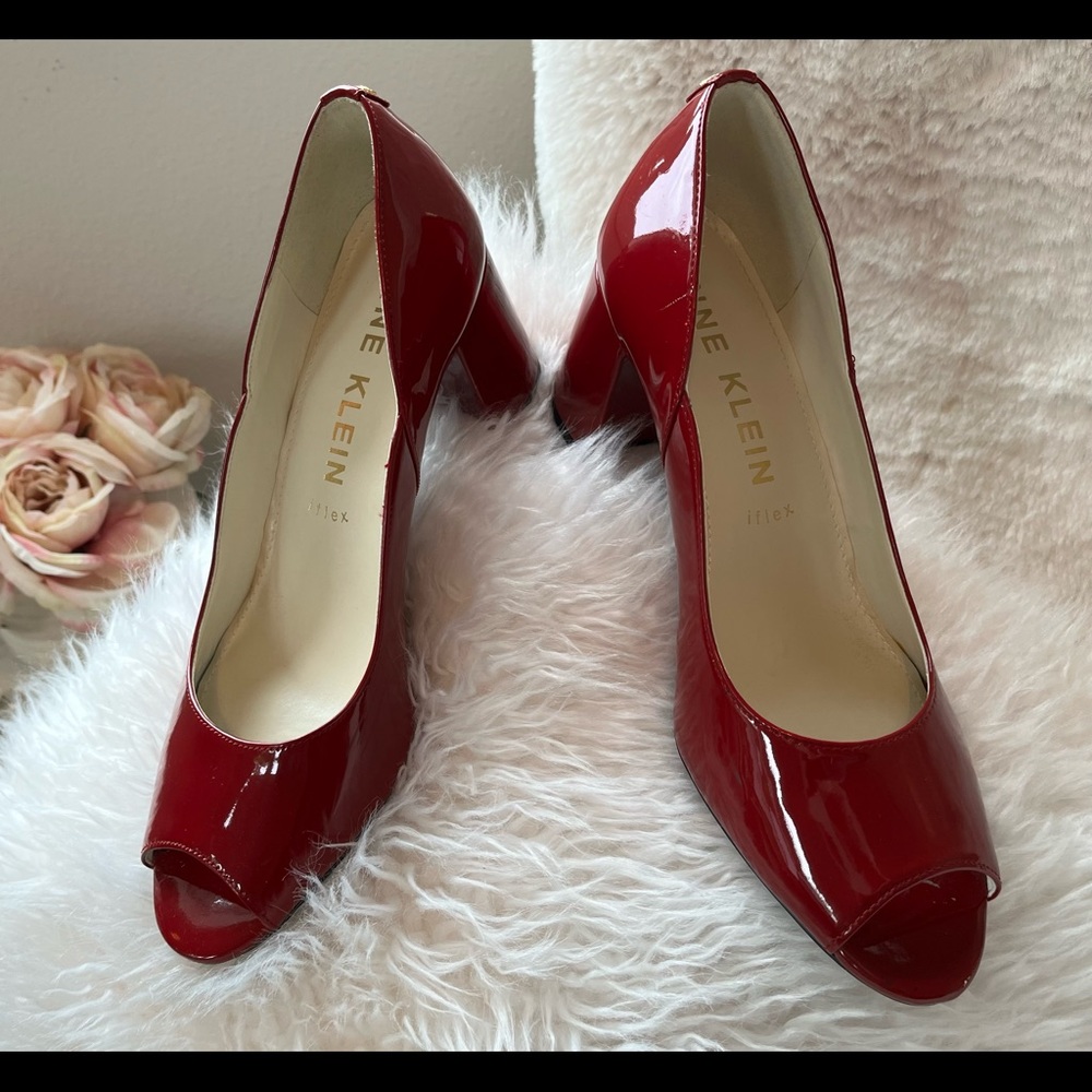 Anne Klein Flex chunky heels, EUC.  Nice patent red color.